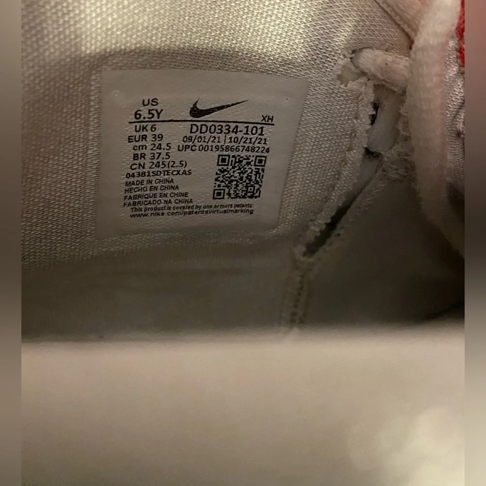 Size 6Y - Nike Boy’s Kyrie Infinity Man Machine